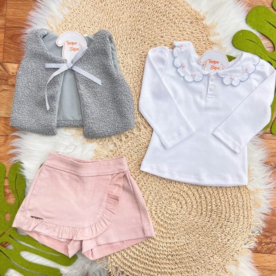  Conj. Colete de Pelinho, Blusa Gola Bordada Rosinhas e Short Veludo Canelado - Cinza e Rosa